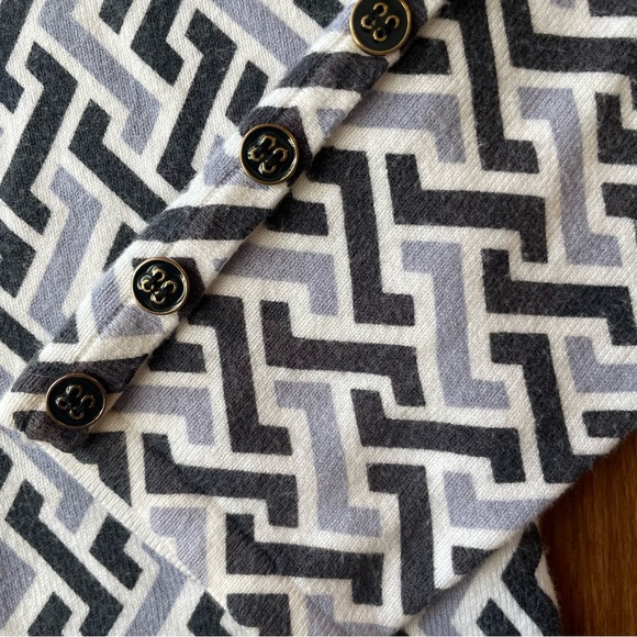 SOLD J. McLaughlin Sweater Womens Small White Blue Geometric Pattern Button Pul - Picture 3 of 10